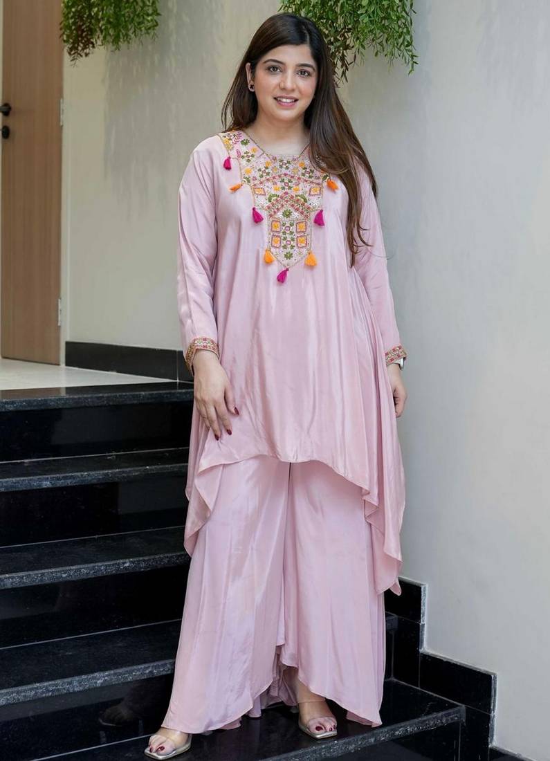 Pink french crepe embroidered ethnic readymade kurta set