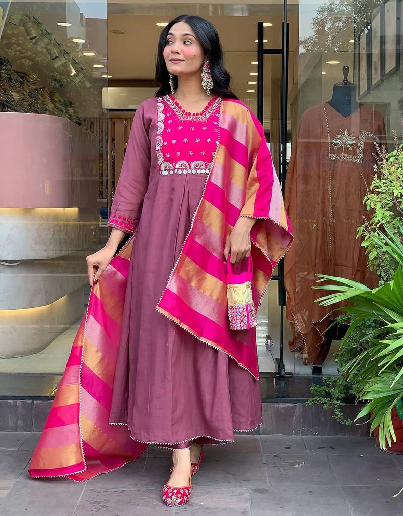 Mavue silk blend embroidered partywear salwar kameez