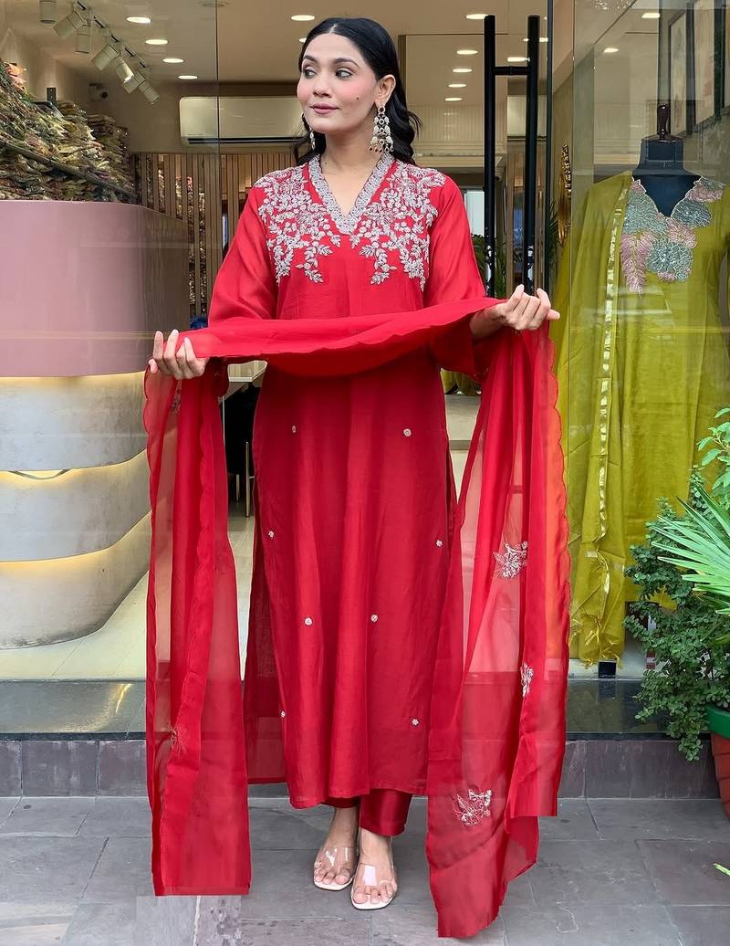 Red silk blend embroidered partywear salwar kameez
