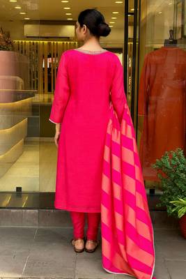 Pink silk blend embroidered salwar kameez 2