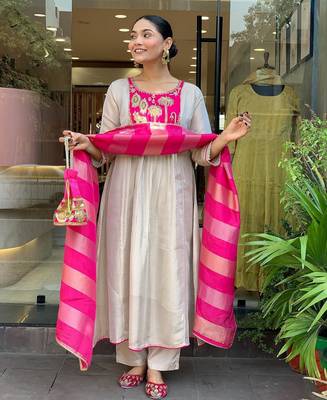 Cream silk blend embroidered salwar kameez 4