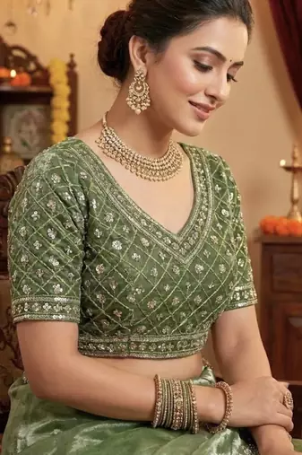 Green Color Embroidery Work Of Beads & Sequins Work Fendy Satin Silk Blend Saree