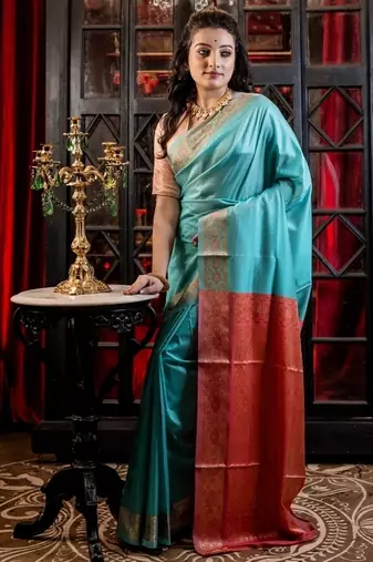 green woven silk blend blend banarasi silk blend all seasons sarees