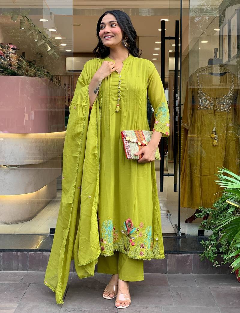 Green chanderi silk embroidered ceremonial readymade kurta set with dupatta
