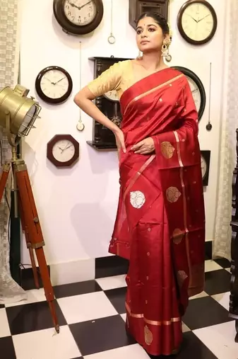maroon hand woven katan silk blend banarasi silk blend all seasons sarees