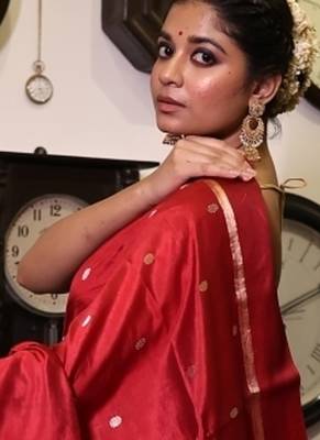 maroon hand woven katan silk blend banarasi silk blend all seasons sarees 2