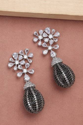 Classic black dangle earrings