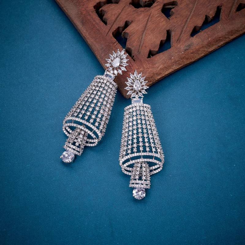 Enchanting rhodium earrings