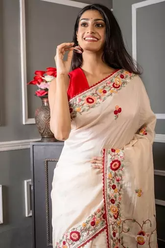 off white hand woven tussar hand embroidery all seasons sarees