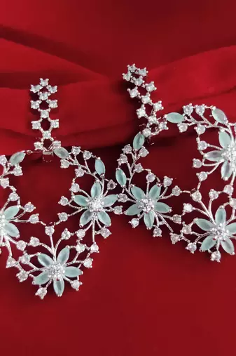 Vibrant rhodium earrings