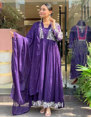 Lavender roman silk embroidered embroiderd stitched suit 4