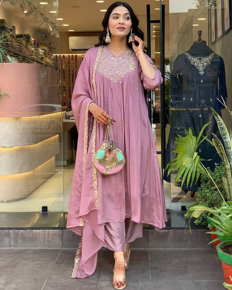 Onion chinon embroidered embroiderd stitched suit