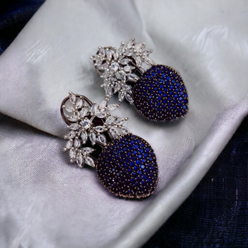 Midnight star earrings in black plated blue 1