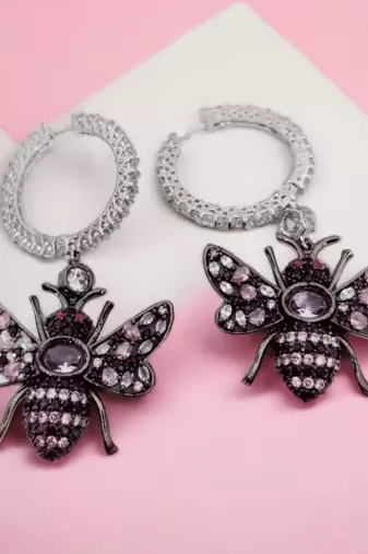 Blushing petals earrings in black plated pink