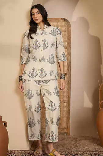 Beige khadi silk embroidered embroidered co-ord set