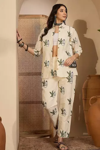 Beige khadi silk embroidered embroidered co-ord set