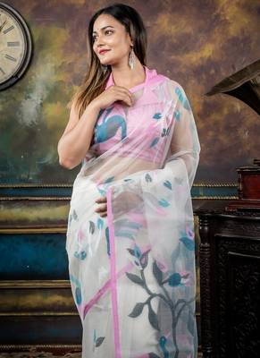 white hand woven silk blend cotton zari work all seasons sarees 2
