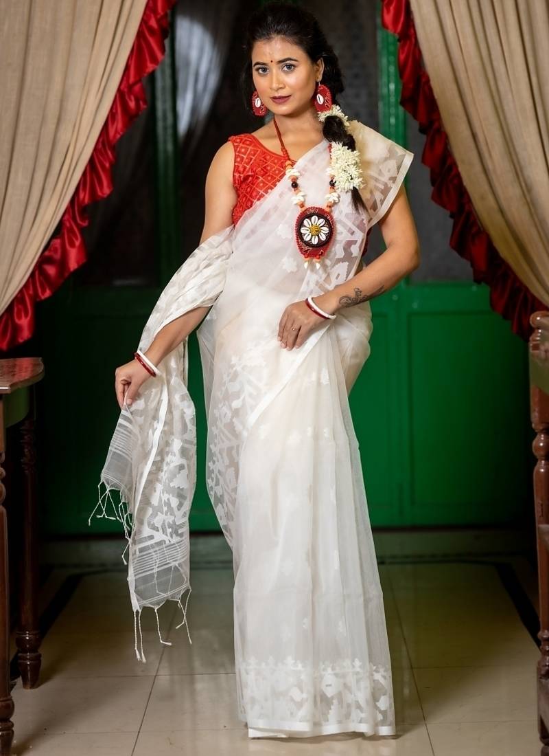 white woven silk blend cotton bengal handloom all seasons sarees
