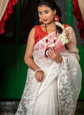 white woven silk blend cotton bengal handloom all seasons sarees 3