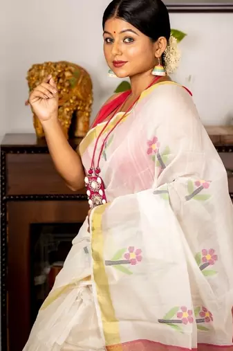 white hand woven silk blend cotton zari work all seasons sarees