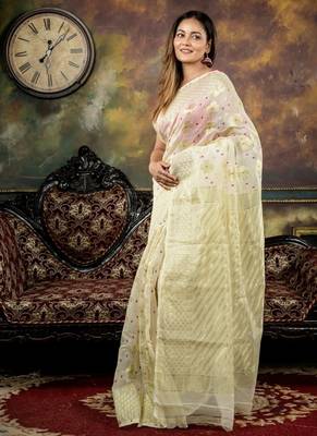 green woven silk blend cotton zari work all seasons sarees 3