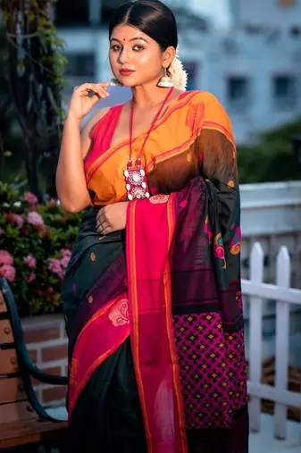 green hand woven cotton bengal handloom all seasons sarees