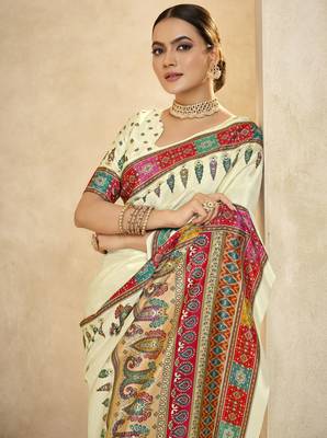 graceful ethnic off white style crepe silk blend digital foil printed saree 3