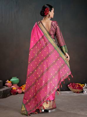 pink graceful art silk blend woven jacquard saree 2