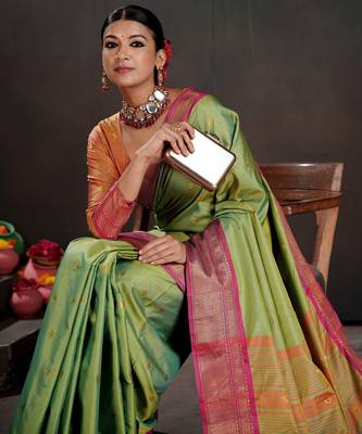 green graceful art silk blend woven jacquard saree 3
