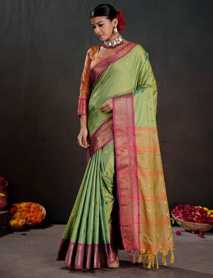 green graceful art silk blend woven jacquard saree 4