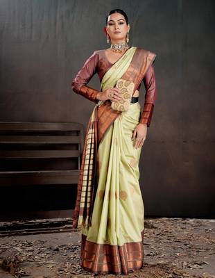 pista woven jacquard art silk blend saree 4