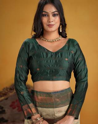 green art silk blend woven jacquard saree 5