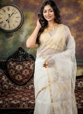 white hand woven silk blend cotton zari work all seasons sarees 2