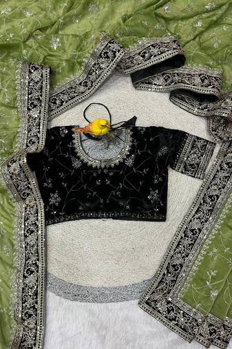 Green Color Jari,Sequins And Embroidery Vlevet Fabric Lace Work Silk Blend Saree