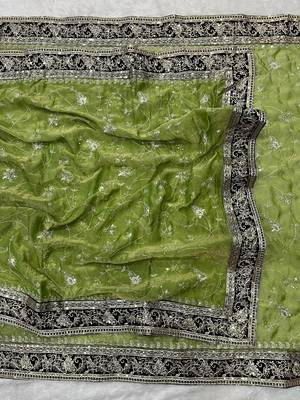 Green Color Jari,Sequins And Embroidery Vlevet Fabric Lace Work Silk Blend Saree 3