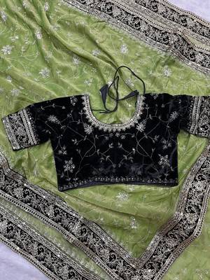 Green Color Jari,Sequins And Embroidery Vlevet Fabric Lace Work Silk Blend Saree 4