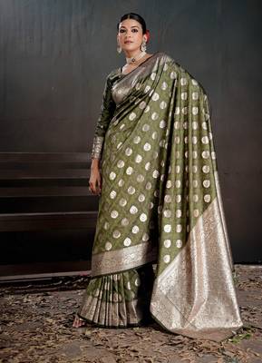 green silk blend woven jacquard partywear saree 4