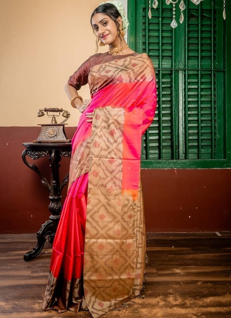 magenta hand woven silk blend zari work all seasons sarees