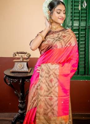 magenta hand woven silk blend zari work all seasons sarees 2