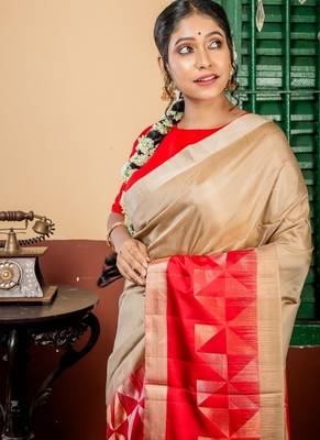 beige hand woven silk blend zari work all seasons sarees 2
