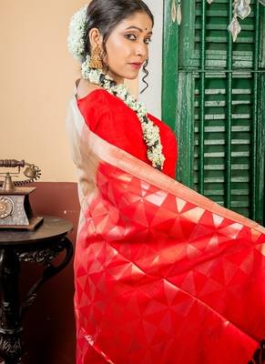 beige hand woven silk blend zari work all seasons sarees 4