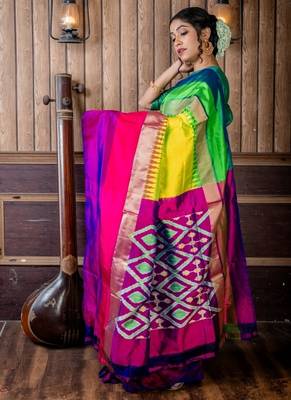 green hand woven silk blend zari work all seasons sarees 3