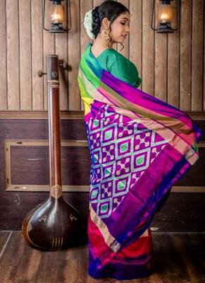 green hand woven silk blend zari work all seasons sarees 4