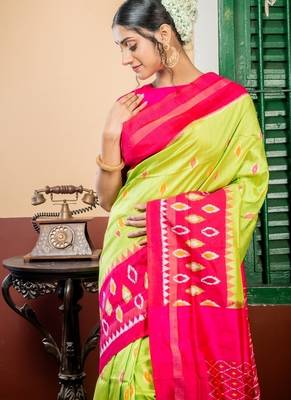 green hand woven silk blend zari work all seasons sarees 2