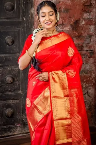 red hand woven silk blend zari work all seasons sarees