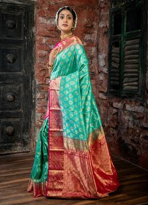 green hand woven silk blend zari work all seasons sarees 3
