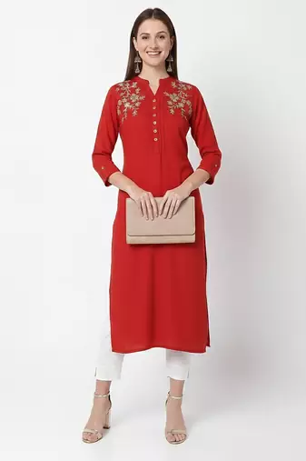 Red embroidered rayon kurta Pant