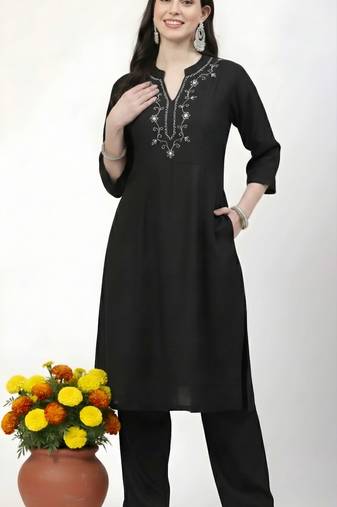Black embroidered rayon kurta Pant