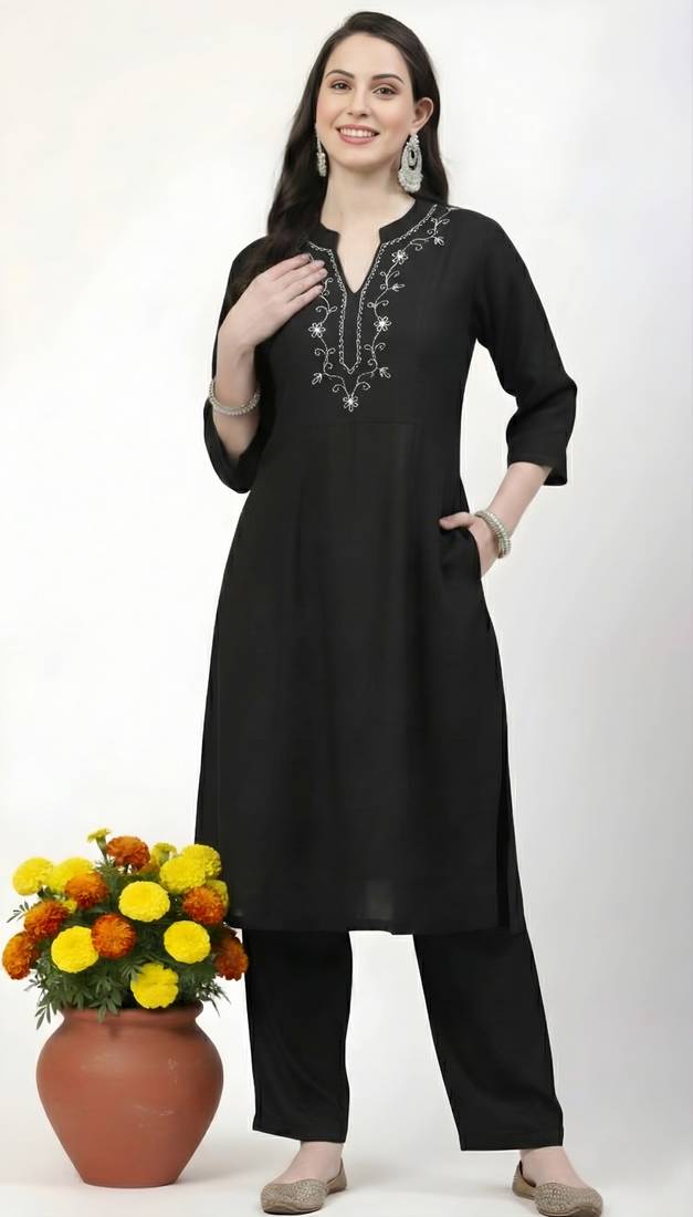 Black embroidered rayon kurta Pant