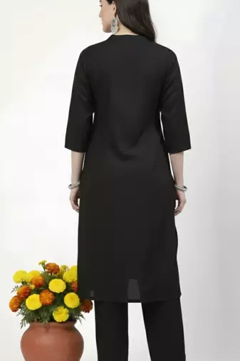 Black embroidered rayon kurta Pant